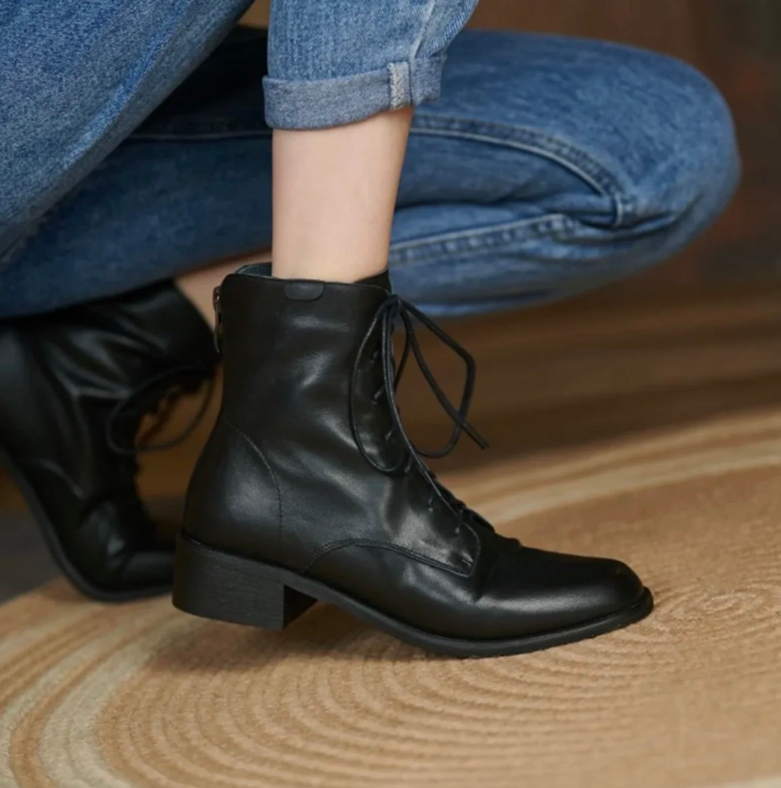 Bota Feminina Cano Curto com Zíper Brigitte